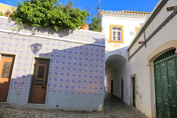 Fachada Colorida Tradicional Com Cores Vivas Cidade Tavira Portugal — Fotografia de Stock