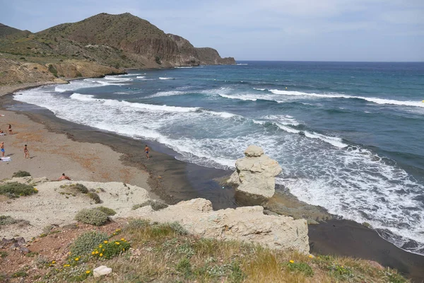 Isleta Del Moro Almeria スペイン 2023年6月17日 白い岩のビーチ Isleta Del Moro村の美しい海 — ストック写真