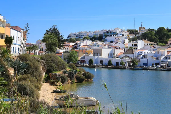 ポルトガルフェラグド 2022年10月20日 美しいアラド川と漁船を持つフェラグドの町の景色 — ストック写真