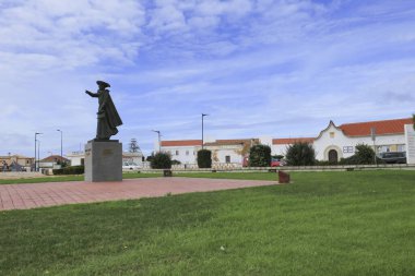 Sagres, Algarve, Portekiz- 20 Ekim 2022: Sagres 'te Gezgin Prens Henry' nin heykeli