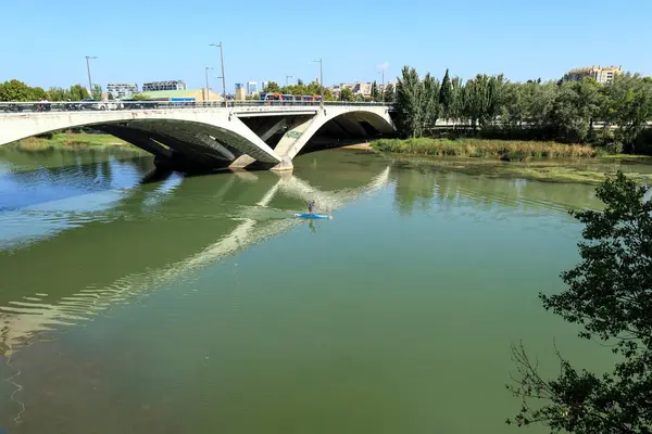 Saragossa Spanya Ağustos 2023 Saragossa Daki Ebro Nehri Üzerindeki Santiago — Stok fotoğraf