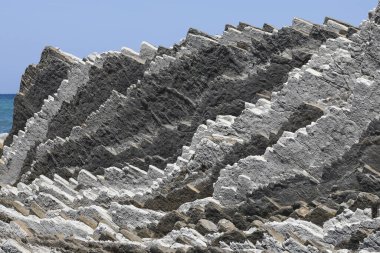 Bask ülkesindeki Unesco Global Geopark 'ın güzel ve renkli Flysch oluşumları