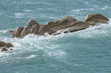 Bask ülkesindeki Unesco Global Geopark 'ın güzel ve renkli Flysch oluşumları