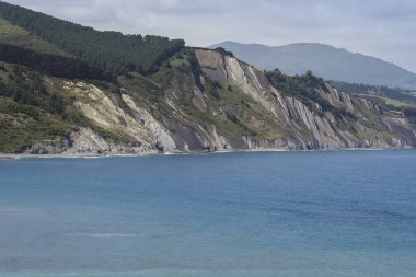 Bask ülkesindeki Unesco Global Geopark 'ın güzel ve renkli Flysch oluşumları