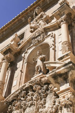 Orihuela, Alicante, İspanya - 13 Nisan 2023: Santo Domingo Diocesan Koleji ve Manastırı 'nın mimari detayları