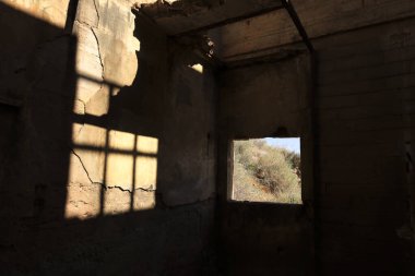 Rodalquilar, Almeria, İspanya 'daki Denver işleme tesisinin kalıntıları.