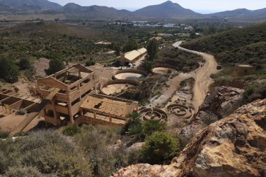 Rodalquilar, Almeria, İspanya 'daki Denver işleme tesisinin kalıntıları.