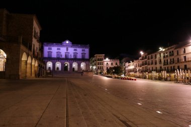 Caceres, Extremadura, İspanya... 23 Ekim 2023, eski Caceres kasabasındaki Plaza Belediye Başkanı Meydanı