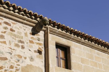 İspanya 'nın Caceres kentindeki Oos Becerra ailesinin mimari detayları.