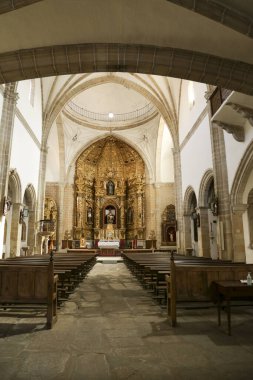 Trujillo, Extremadura, İspanya... 23 Ekim 2023: Eski Trujillo kasabasındaki San Francisco kilisesi.