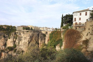 İspanya 'nın Malaga eyaletindeki Ronda şehrinin güzel panoramik manzarası, öğleden sonra