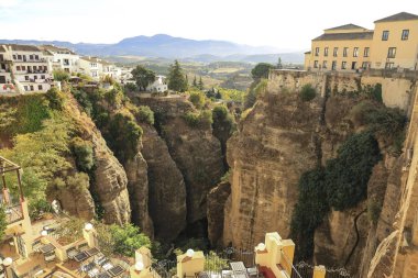 Ronda, Malaga, İspanya - 21 Ekim 2023: İspanya 'nın Malaga eyaletindeki Ronda şehrinin güzel panoramik manzarası