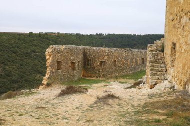 Torre de Armas 'ın kalıntıları Alarcon' da, İspanya 'nın Cuenca bölgesinde küçük bir orta çağ kasabası.