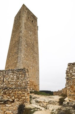 Torre de Armas 'ın kalıntıları Alarcon' da, İspanya 'nın Cuenca bölgesinde küçük bir orta çağ kasabası.