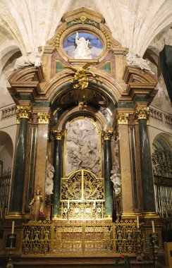 Cuenca, İspanya - 10 Aralık 2023 Cuenca, İspanya Katedrali 'nin mimari detayları