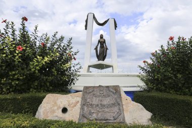 Chipiona, Cadiz, İspanya... 10 Ekim 2023: Chipiona 'da Juan Avalos' un Rocio Jurado Anıtı