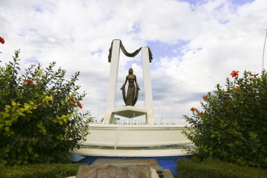 Chipiona, Cadiz, İspanya... 10 Ekim 2023: Chipiona 'da Juan Avalos' un Rocio Jurado Anıtı