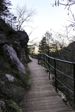 İspanya 'nın Albacete eyaletindeki Sierra de Alcaraz' da Nacimiento del Rio Mundo 'da yürüyüş rotası