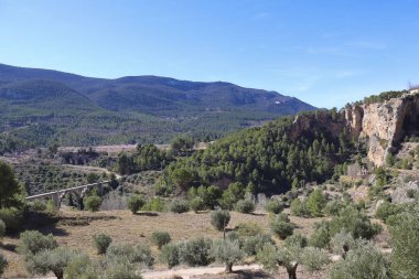 Alcoy, Alicante, İspanya 'daki Sierra de Mariola dağlık arazisi