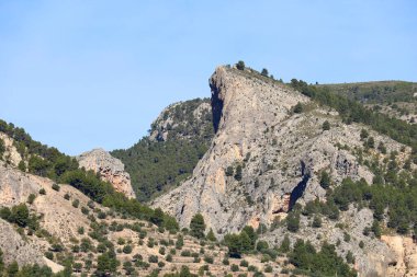 Alcoy, Alicante, İspanya 'daki Sierra de Mariola dağlık arazisi