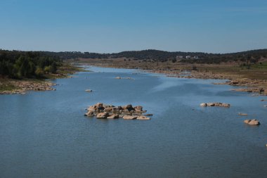İspanya ile Portekiz sınırı arasındaki Guadiana Nehri.