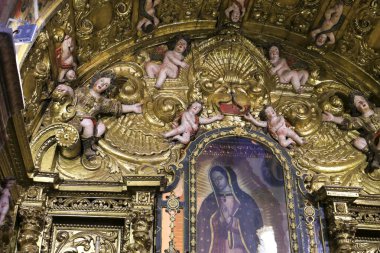 Elvas, Portekiz- 23 Ekim 2023: Elvas 'taki Meryem Ana Varsayım Kilisesi' nin iç mimari detayları