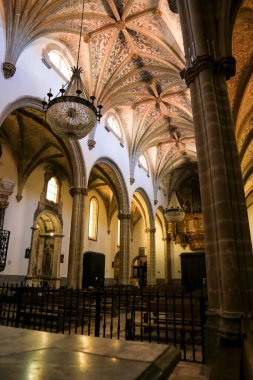 Elvas, Portekiz- 23 Ekim 2023: Elvas 'taki Meryem Ana Varsayım Kilisesi' nin iç mimari detayları
