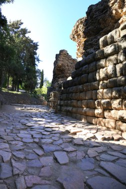 Merida, Extremadura, İspanya - 23 Ekim 2023: Muazzam Roma Tiyatrosu Merida şehrinde kaldı