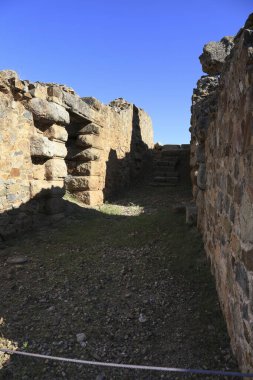 Merida, Extremadura, İspanya - 23 Ekim 2023: Muazzam Roma Tiyatrosu Merida şehrinde kaldı