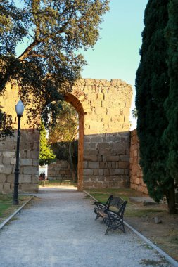 Merida şehrindeki Güzel Mağripli Alcazaba duvarları