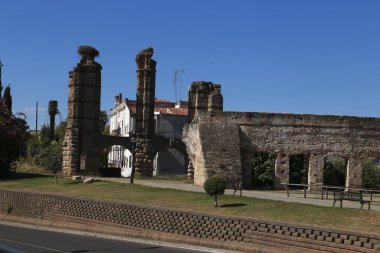 San Lazaro Rabo de Buey Aqueduct İspanya 'nın Merida şehrinde kalıyor.