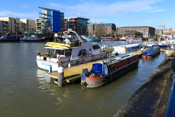 Bristol Inglaterra Marzo 2024 Barcos Recreo Amarrados Muelle Zona Harbourside — Foto de Stock