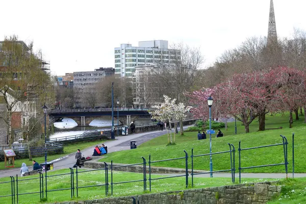 英国布里斯托尔 2024年3月30日 城堡公园 布里斯托尔市中心的一个绿色开放空间 — 图库照片