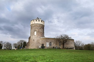 Bristol, İngiltere - 29 Mart 2024: Bristol kentindeki Askı Köprüsü 'nün yanındaki Clifton Gözlemevi