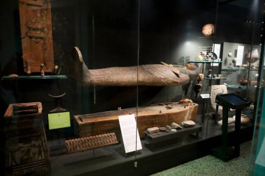 Bristol, İngiltere - 30 Mart 2024: Bristol Müzesi ve Sanat Galerisinde Eski Mısır sergisi