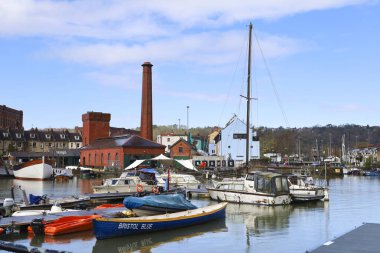 Bristol, İngiltere - 29 Mart 2024 Bristol limanının güzel manzarası