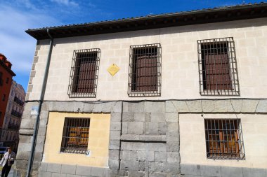 Madrid, İspanya 8 Nisan 2024 ünlü ressam Claudio Coello 'nun Madrid' de doğduğu tarihi ev.