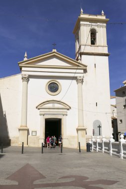 Benidorm, Alicante, İspanya... 9 Eylül 2024: San Jaime ve eski Benidorm kasabasındaki Santa Ana Kilisesi