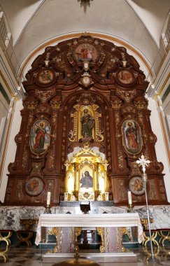 Benidorm, Alicante, İspanya... 9 Eylül 2024: San Jaime Sunağı ve eski Benidorm kasabasındaki Santa Ana Kilisesi