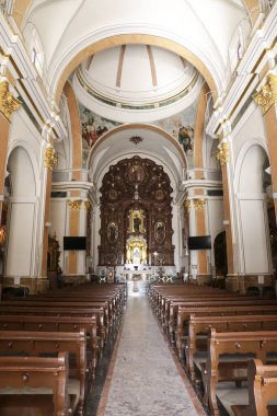 Benidorm, Alicante, İspanya... 9 Eylül 2024: San Jaime ve eski Benidorm kasabasındaki Santa Ana Kilisesi