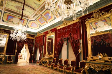 Aranjuez, Madrid, İspanya - 16 Ağustos 2024 Aranjuez Kraliyet Sarayı 'ndaki Taht Salonu