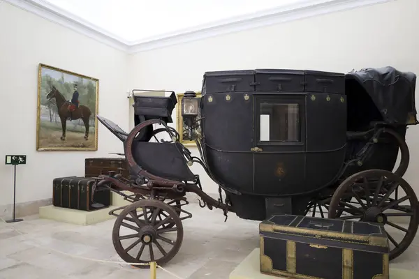 stock image Aranjuez, Madrid, Spain- August 16, 2024: Antique carriage in The Royal Palace of Aranjuez town