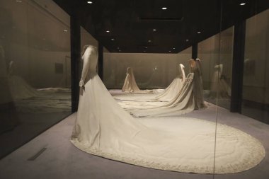 Aranjuez, Madrid, İspanya... 16 Ağustos 2024: Kraliyet ailesi tarafından Aranjuez Kraliyet Sarayı 'nda sergilenen gelinlikler