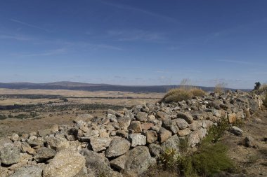 İspanya 'nın Avila bölgesindeki Sierra de la Paramera' da bulunan Ulaca Kalesi adlı Kelt yerleşimi