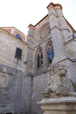 Avila, Castilla y Leon, İspanya - 18 Ağustos 2024: Avila Katedrali, eski Avila şehrinde Kurtarıcı Katedrali olarak adlandırılır.