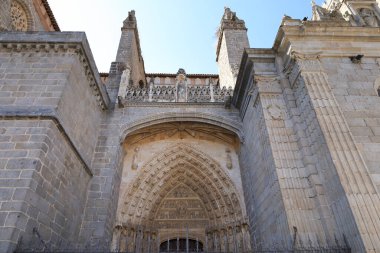 Avila, Castilla y Leon, İspanya - 18 Ağustos 2024: Avila Katedrali, eski Avila şehrinde Kurtarıcı Katedrali olarak adlandırılır.