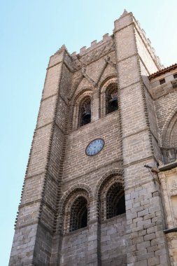 Avila, Castilla y Leon, İspanya - 18 Ağustos 2024: Avila Katedrali, eski Avila şehrinde Kurtarıcı Katedrali olarak adlandırılır.