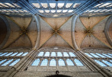 Avila, Castilla y Leon, İspanya... 18 Ağustos 2024: Avila Katedrali 'nin İçi' nin güzel mimari detayları, Avila 'nın eski şehri Katedrali,