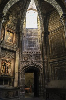 Avila, Castilla y Leon, İspanya... 18 Ağustos 2024: Avila Katedrali 'nin İçi' nin güzel mimari detayları, Avila 'nın eski şehri Katedrali,
