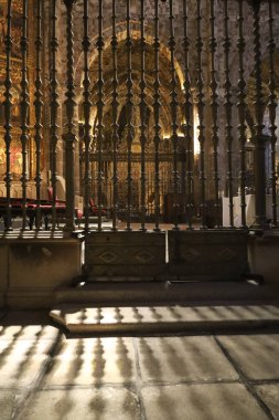 Avila, Castilla y Leon, İspanya... 18 Ağustos 2024: Avila Katedrali 'nin İçi' nin güzel mimari detayları, Avila 'nın eski şehri Katedrali,